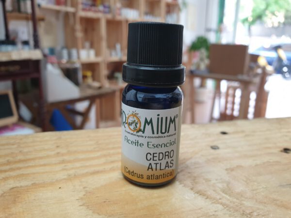 aceite-esencial-cedro-atlas